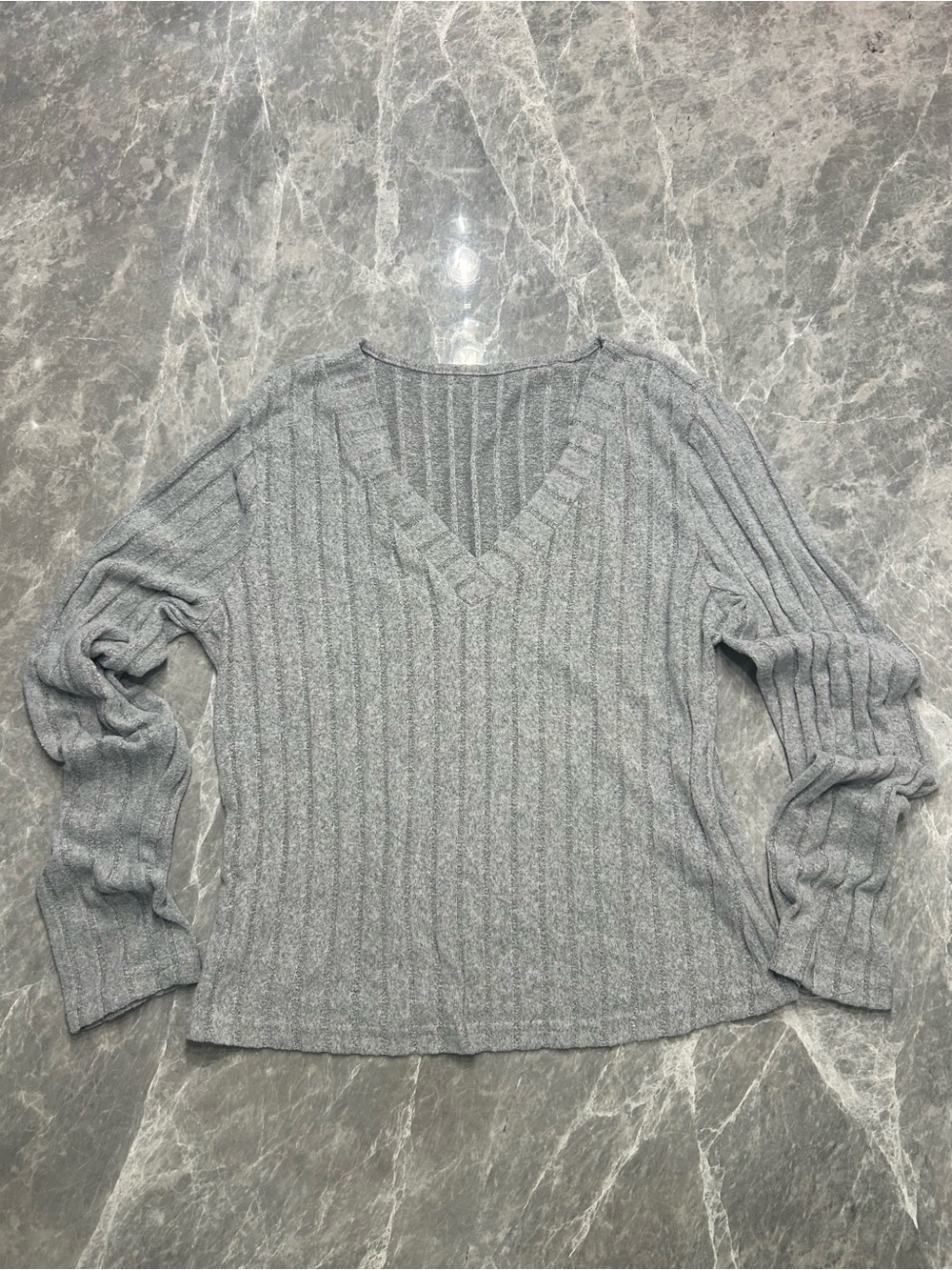SHEIN Light Gray Ribbed V-Neck Sweater